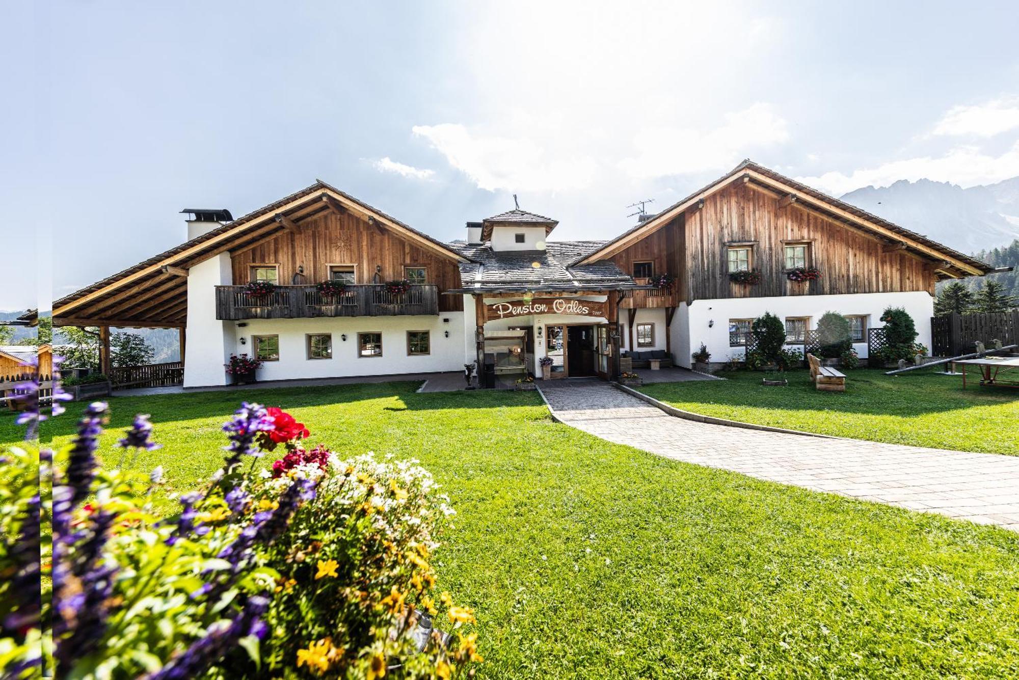Hotel Pension Odles سان مارتينو-إن-باديا المظهر الخارجي الصورة